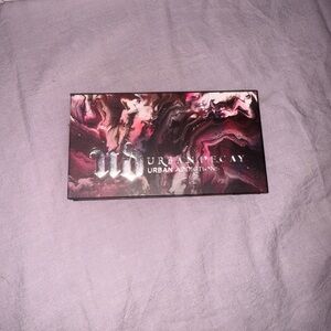 NEW Urban Decay Addictions Palette